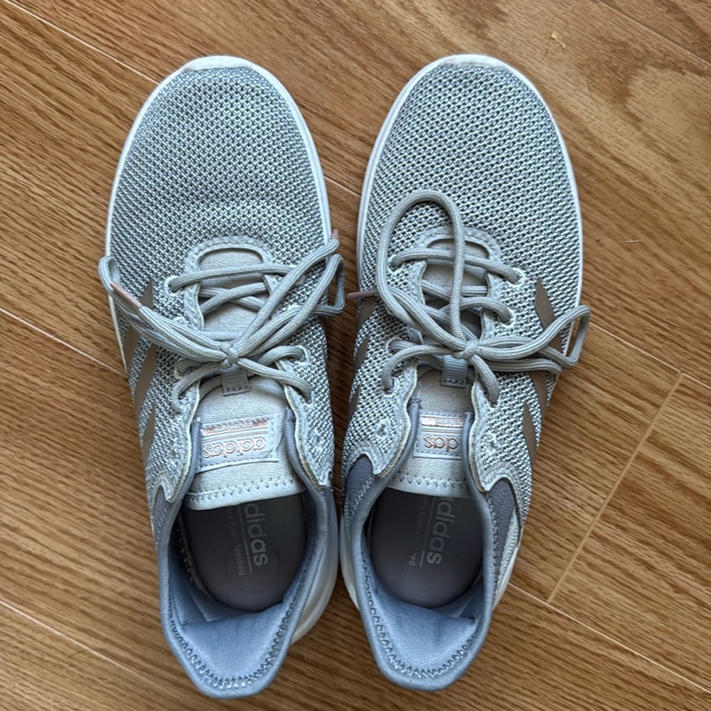 Adidas size 7.5 Cloudfoam sneakers